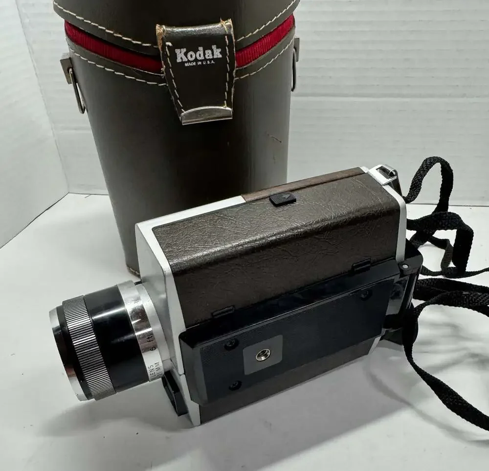 Vintage Kodak XL55 Super 8 Movie Camera with Case and Strap Read details